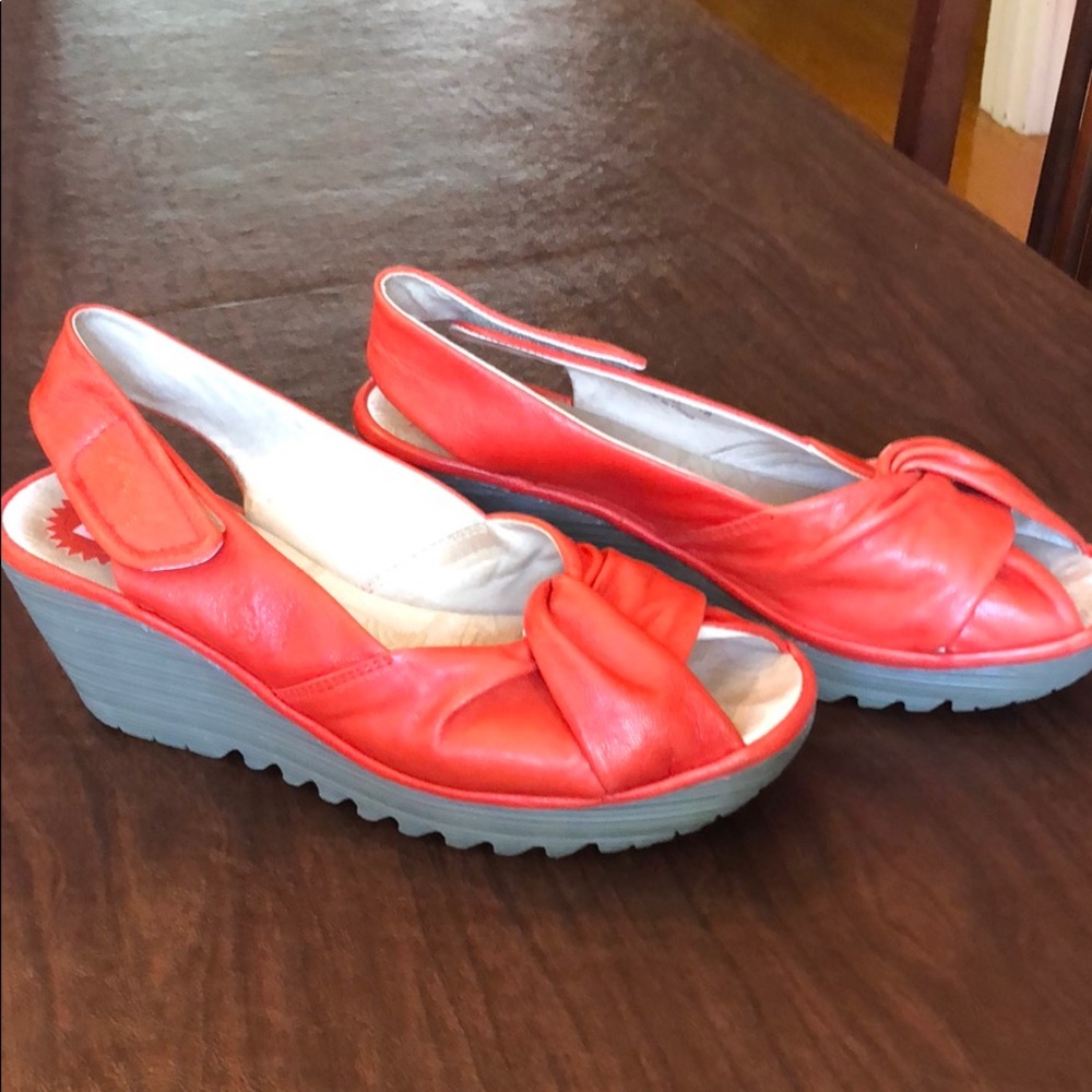 Fly London “Devil Red” sandal